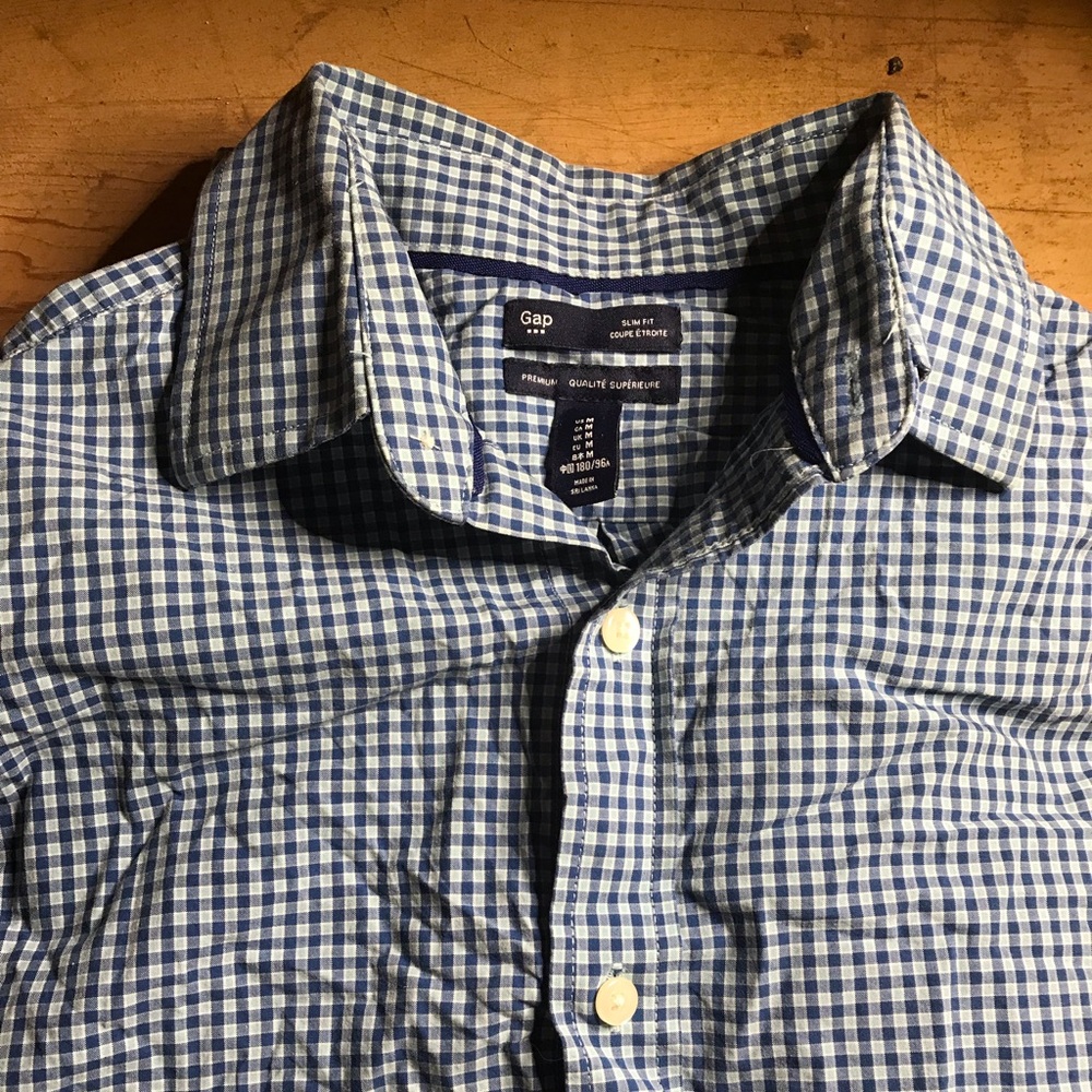 GAP Men’s Button Down, Long Sleeved Shirt